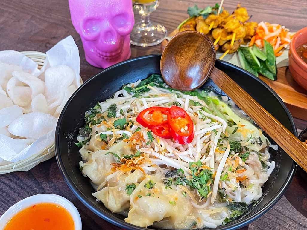Ramen with dumplings served by Banana Tree