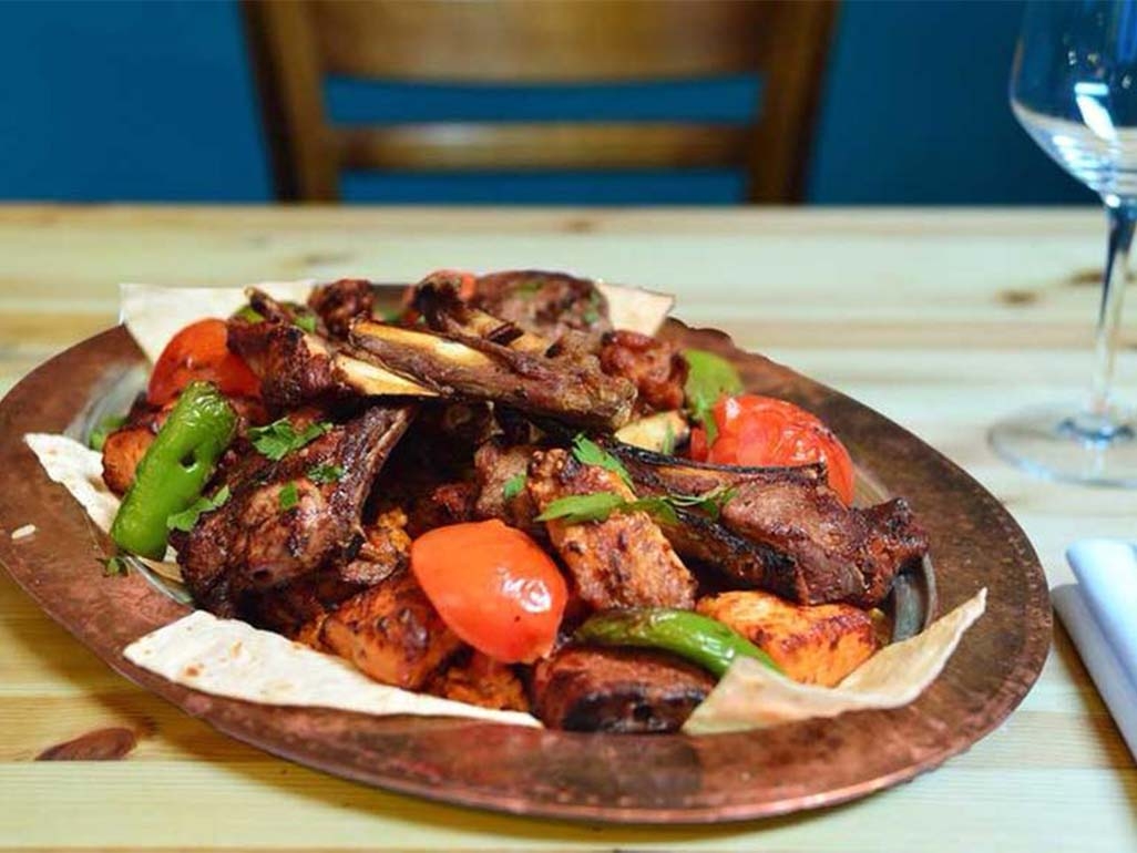 Lamb chops with roasted peppers and coriander