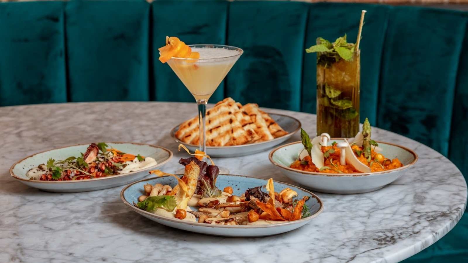 Luna Gin Bar Food 001