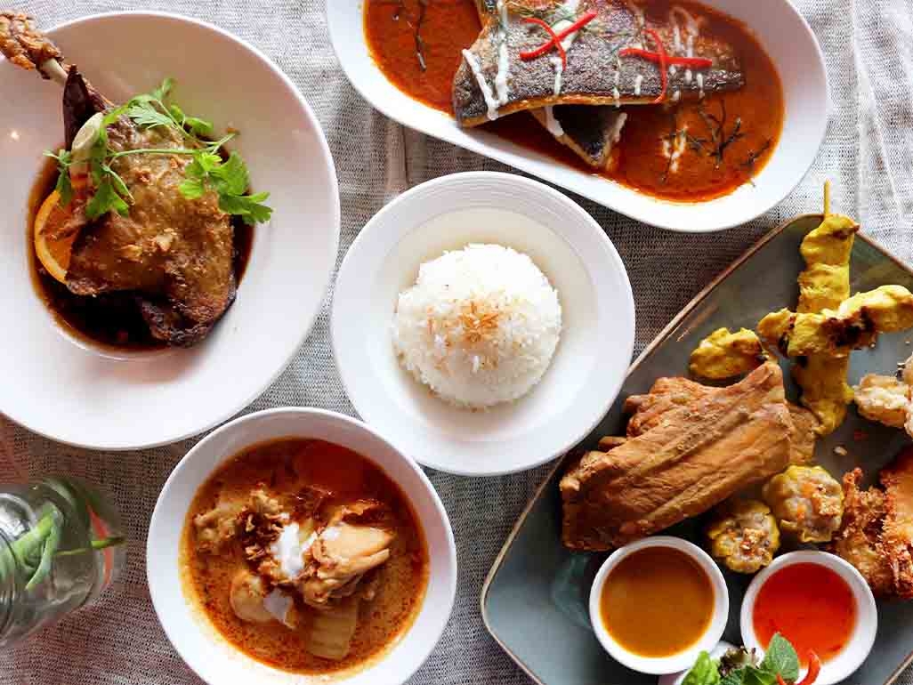 Red thai salmon, crispy duck and rice